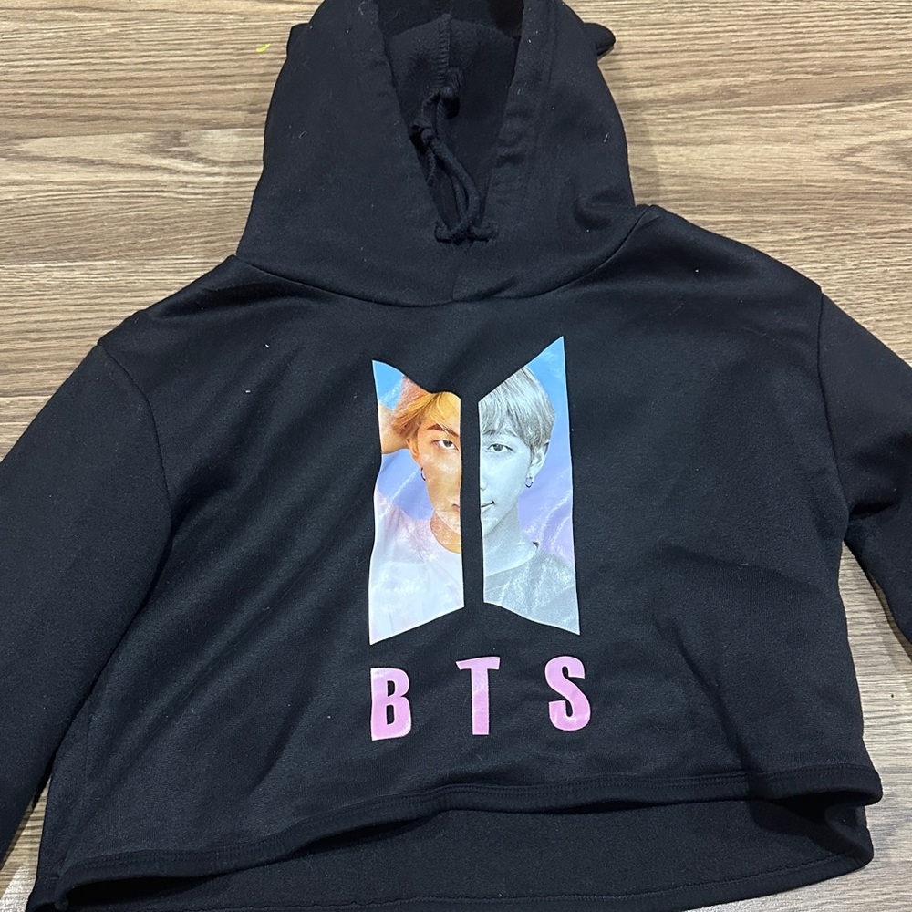 Black BTS Cropped Hoodie w/cat ears